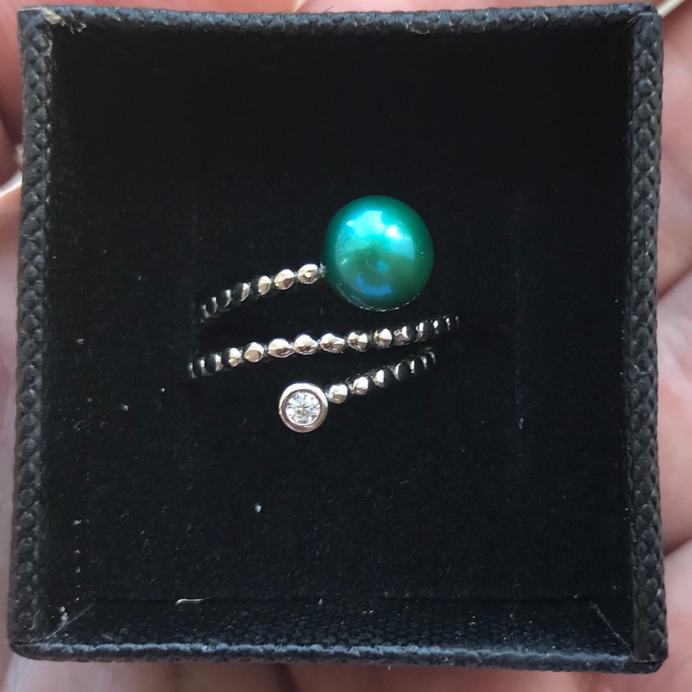 Sterling silver pearl ring